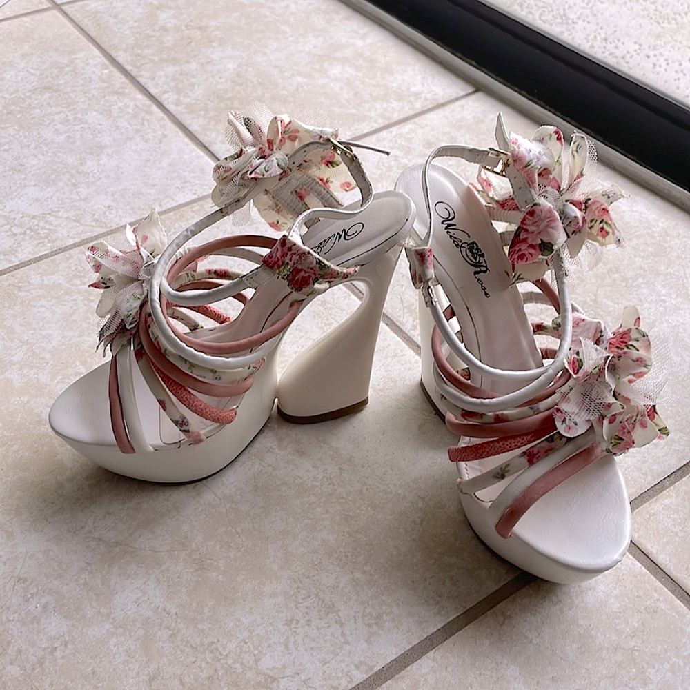 Wild Rose floral platforms